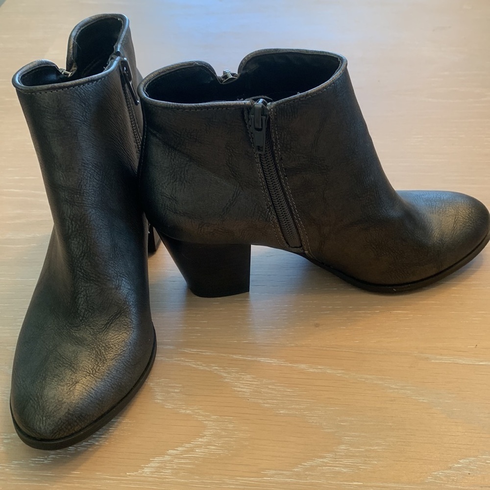 Style & Co Daniel Booties in Size 6M, inside zippers, new in box